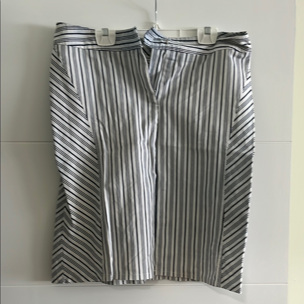 Jessica Blue and White Pleated Pencil Skirt